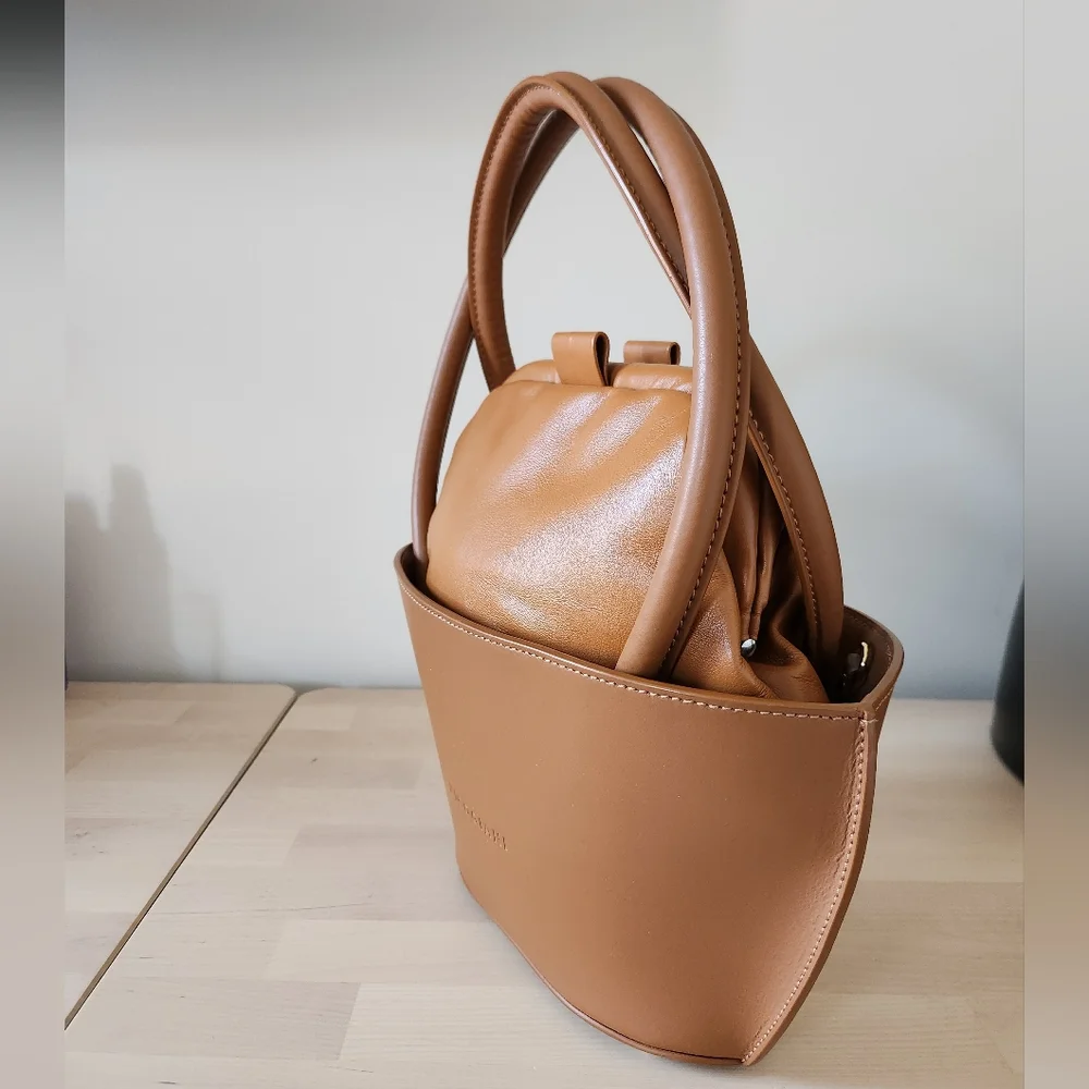 Nico Giani | Thea Small Bucket Bag - Picture 4 of 16
